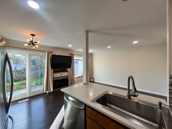 (undisclosed Address), North Plains, OR 97133