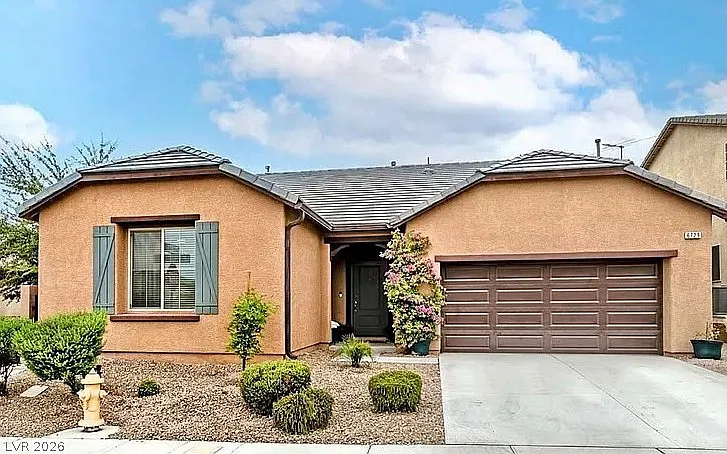3 bed, 2.0 bath, 1847 sqft, $2,400 — Photo 1