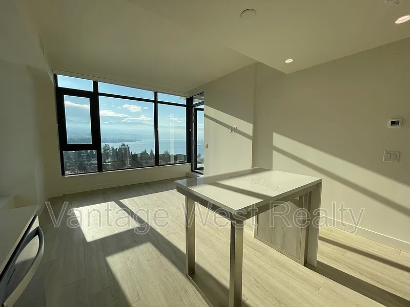 2 bed, 2.0 bath, 890 sqft, $2,600 — Photo 3
