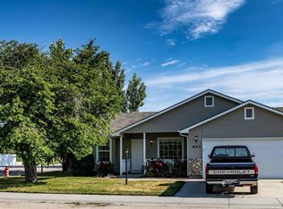 862 W Apache St, Emmett, ID 83617