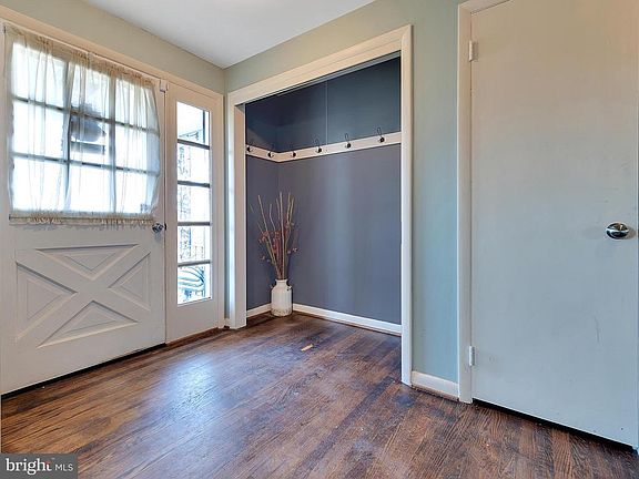 5th image of 18615 Maugans Ave