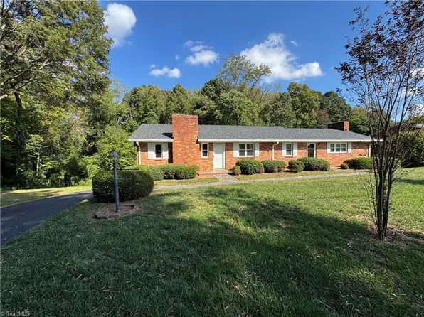 5721 Nylon Dr, Winston Salem, NC 27105