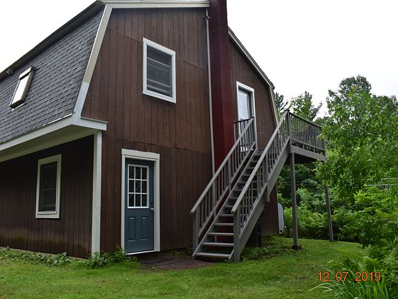 Side entrance (west)