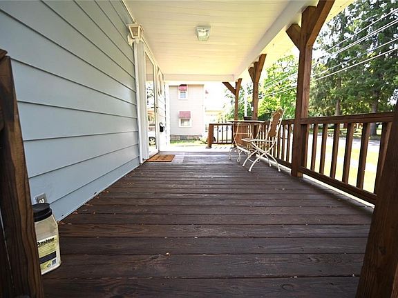 3rd image of 152 W Main St