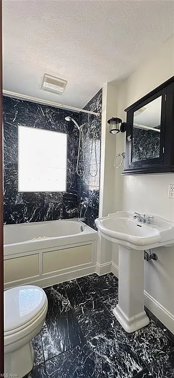 2 bed, 1008 sqft, $1,690 — Photo 2