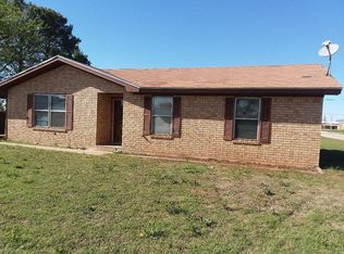 208 NE 2nd St, Knox City, TX 79529