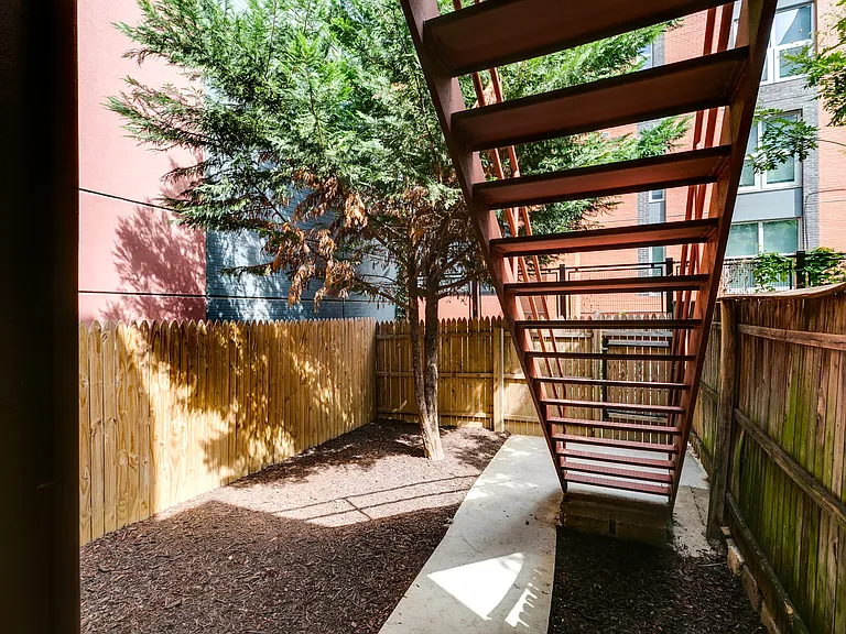 81 Q St SW #2 — Photo 3