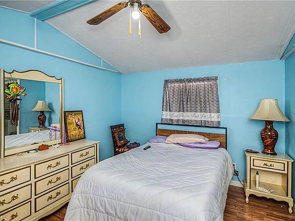 4th image of 3965 Phoenix DR