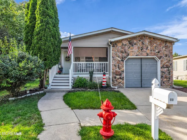 610 Walden Way, Whiting, NJ 08759
