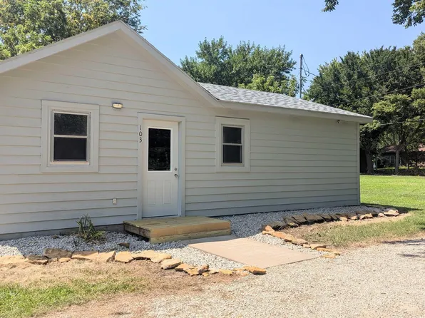 103 N Kansas Ave, Lebo, KS 66856