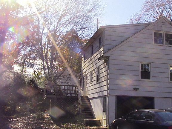 5th image of 192 Ann Ave