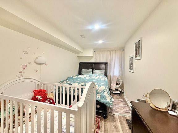 3rd image of 45 Paper Mills Cres #2