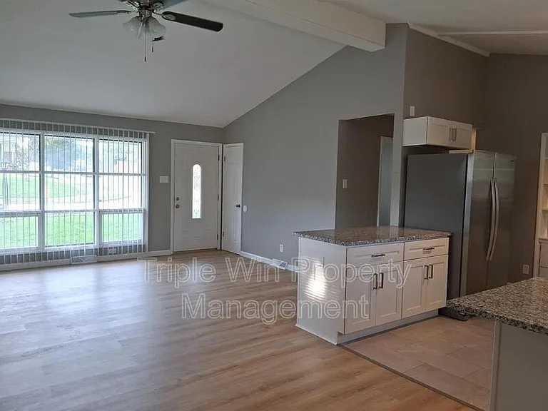 524 Acorn Dr — Photo 9