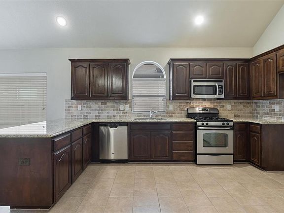 2nd image of 3016 Beaver Creek Dr