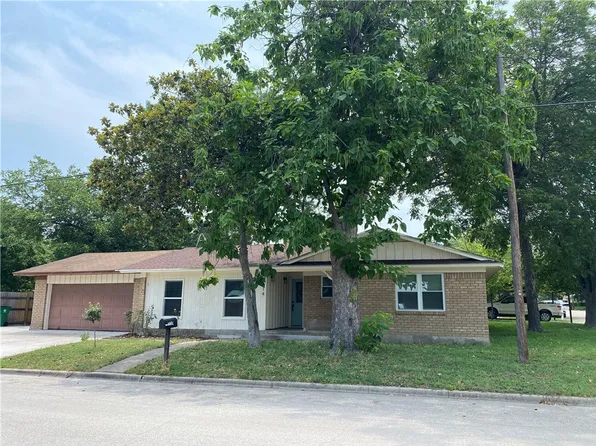 1214 W 17th St, Clifton, TX 76634