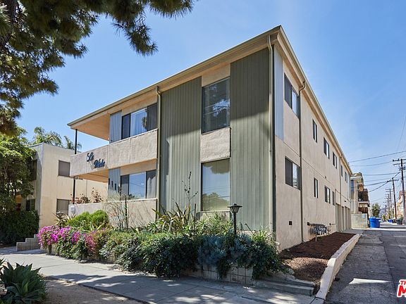 3rd image of 1111 California Ave