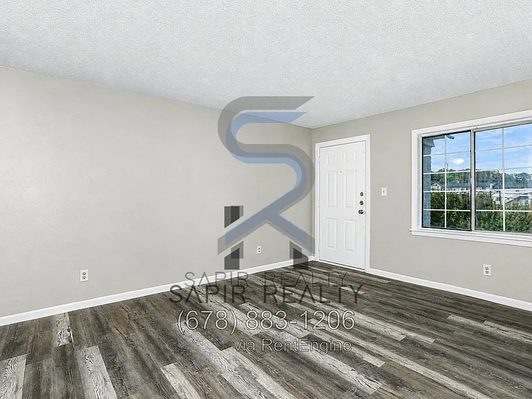 2045 Alison Ct SW #5 — Photo 2