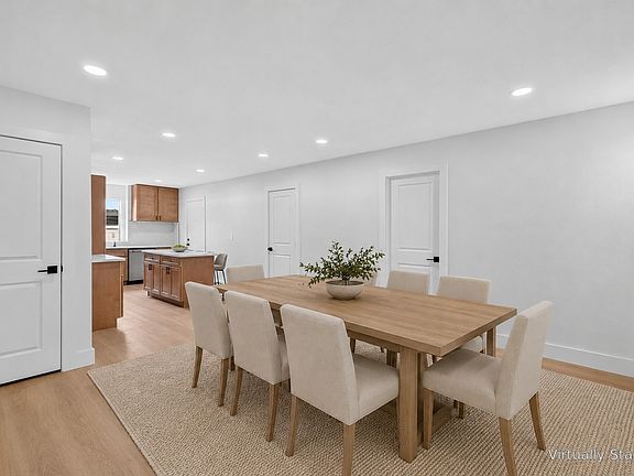 5th image of 6365 Diamond Head Cir APT A