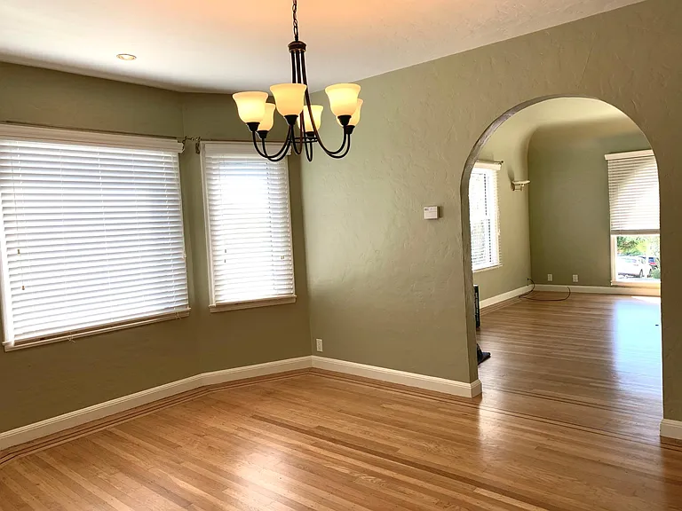 1100 Chadbourne Ave — Photo 3
