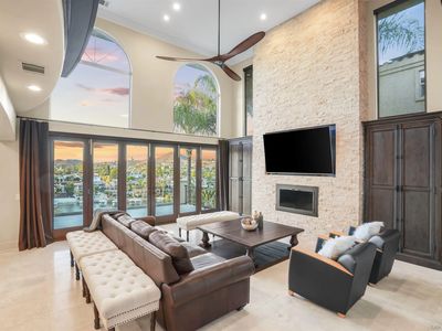 22590 S Canyon Lake Dr, Canyon Lake, CA, 92587