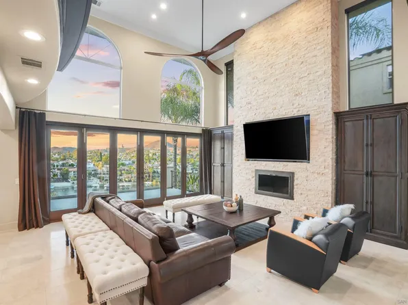 22590 S Canyon Lake Dr, Canyon Lake, CA 92587