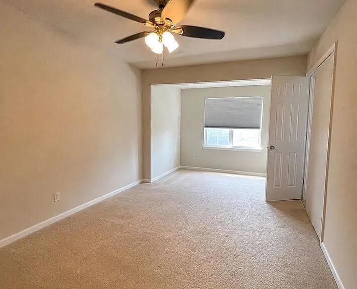 106 Calhoun Ln — Photo 4