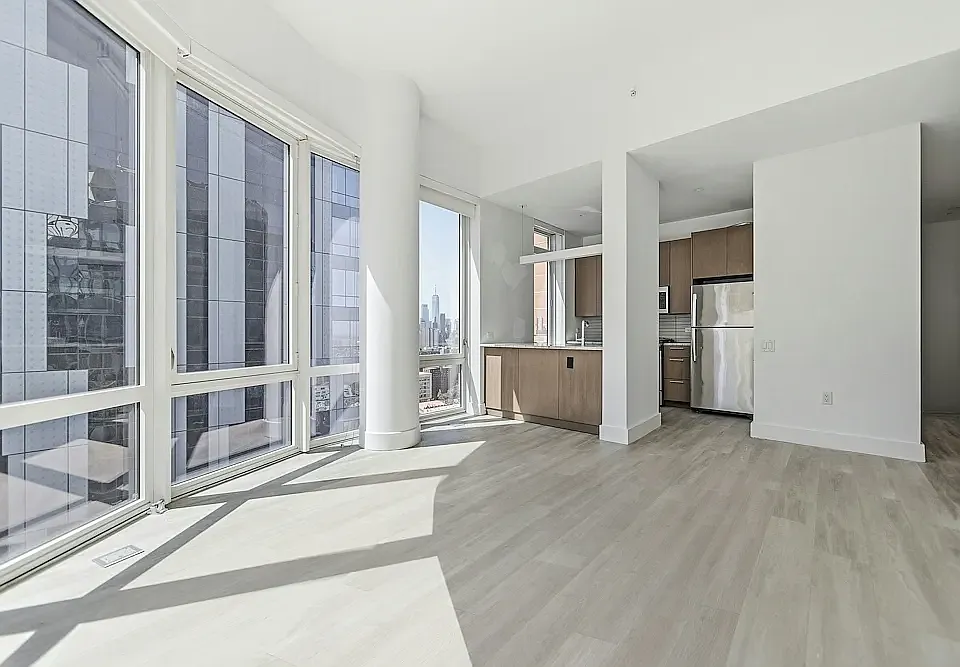 86 Fleet Pl #28Q