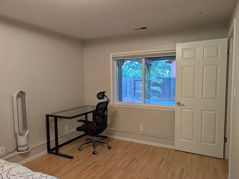 270 Amador Ave — Photo 14