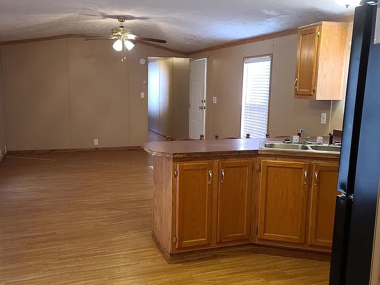 1624 W Summit St — Photo 8