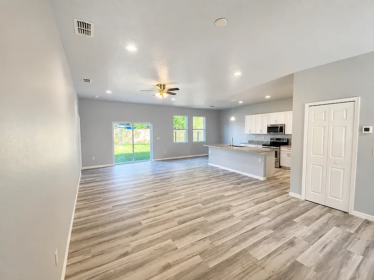 3401 N Avenida Republica De Cuba — Photo 6