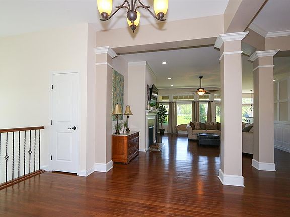 4th image of 1623 Indian Bluffs Dr