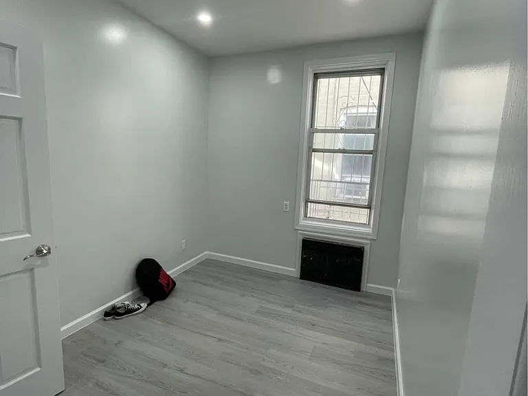 2222 E 24th St #1 — Photo 4