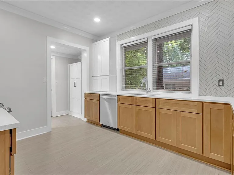 265 Haas Ave SE — Photo 13