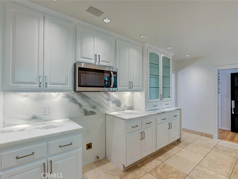 2740 Hutton Dr — Photo 8