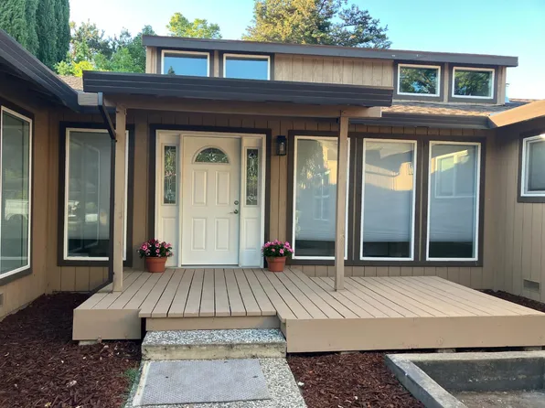 116 Parkshore Cir, Sacramento, CA 95831
