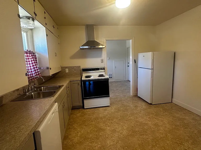 Kitchen to Dining Room