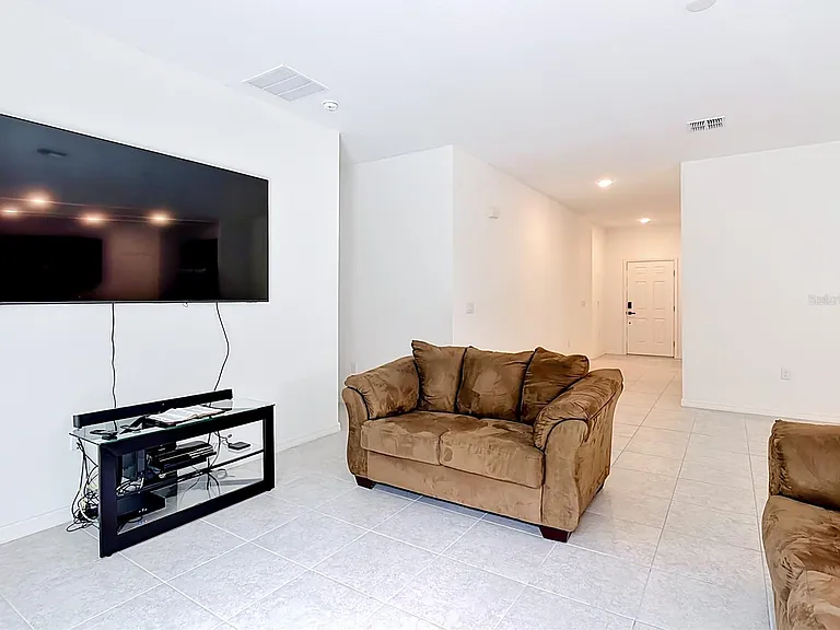 1414 Orlando Ct — Photo 12