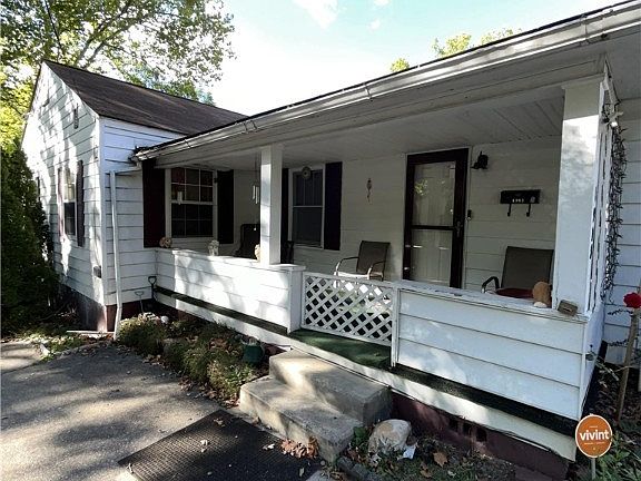 2nd image of 1908 Chandler Dr