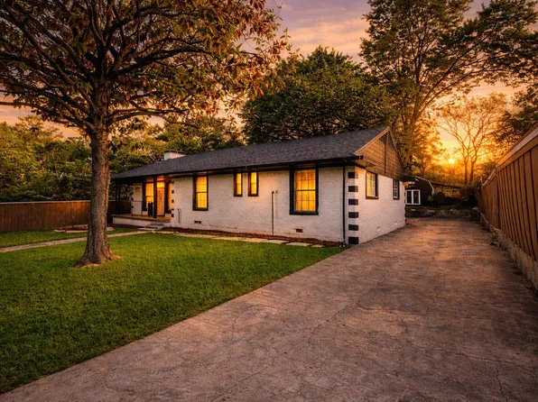 1711 Essex Ave, Dallas, TX 75203