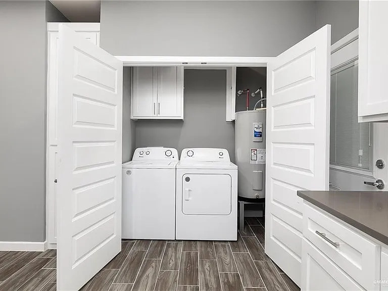 428 E Acacia St #4 — Photo 8