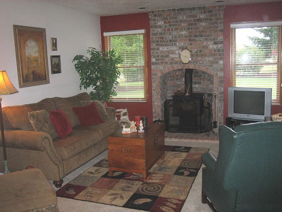 2nd image of 16155 S Ivel Rd