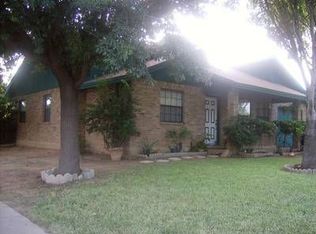 402 Albany Dr, Laredo, TX 78045