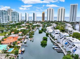 Poinciana Is Yt & Rcq Clu, Sunny Isles Beach, FL 33160