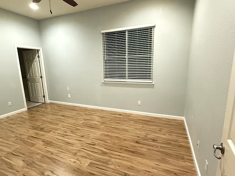 4352 Middlefield Dr — Photo 40