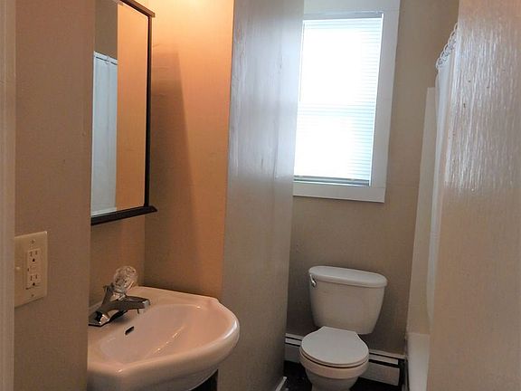 4th image of 951 Desoto St APT 2