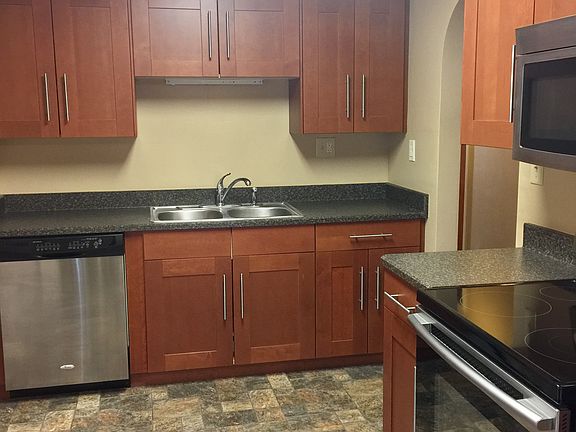 4th image of 207 N Clay St