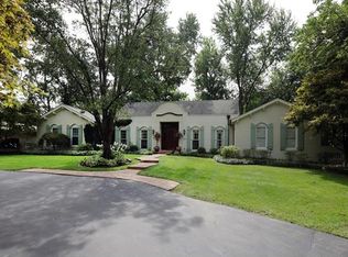 534 Tregaron Pl, Saint Louis, MO 63131