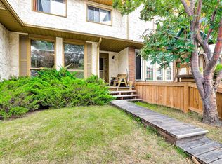 151 S Midbend Pl SE, Calgary, AB T2X 2J8