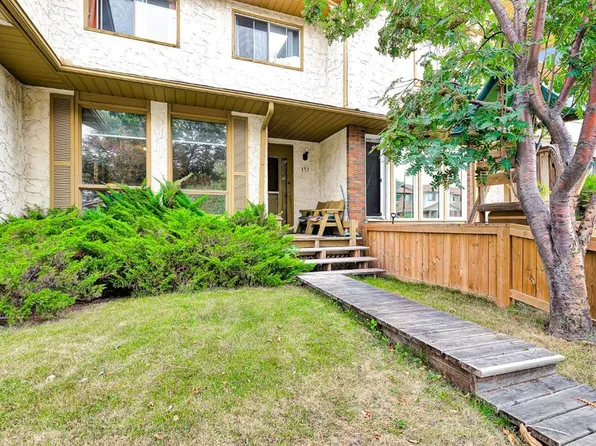 151 S Midbend Pl SE, Calgary, AB T2X 2J8