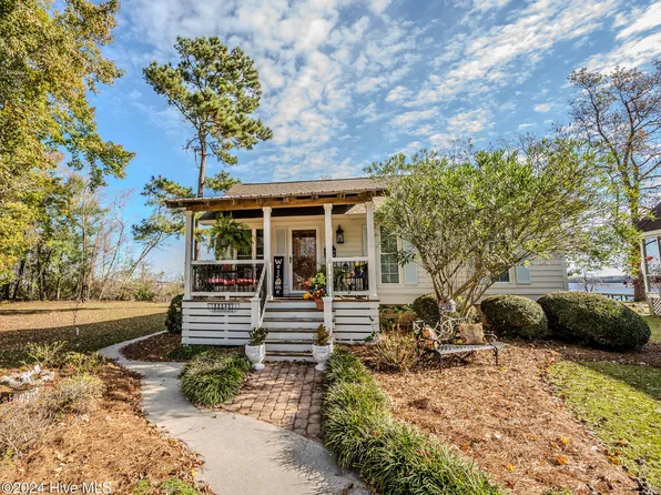 4357 Waccamaw Shores Road, Lake Waccamaw, NC 28450